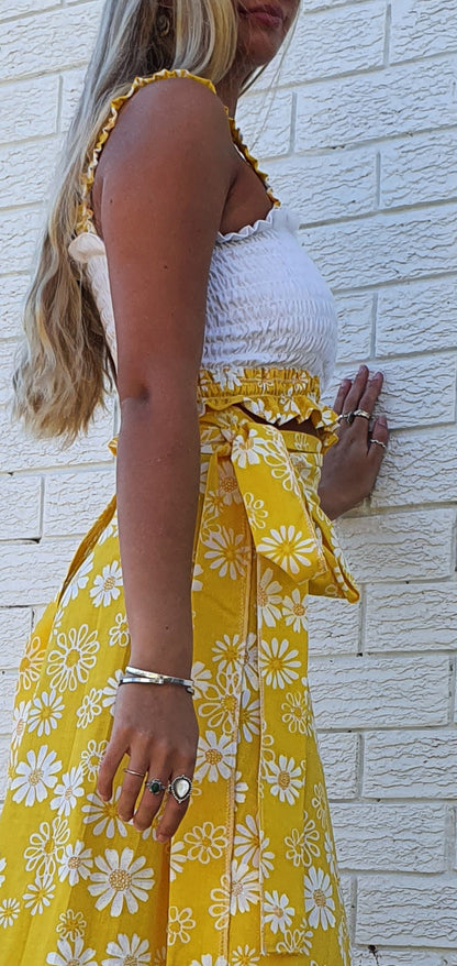 Daisy Shirred Yellow Wrap Set